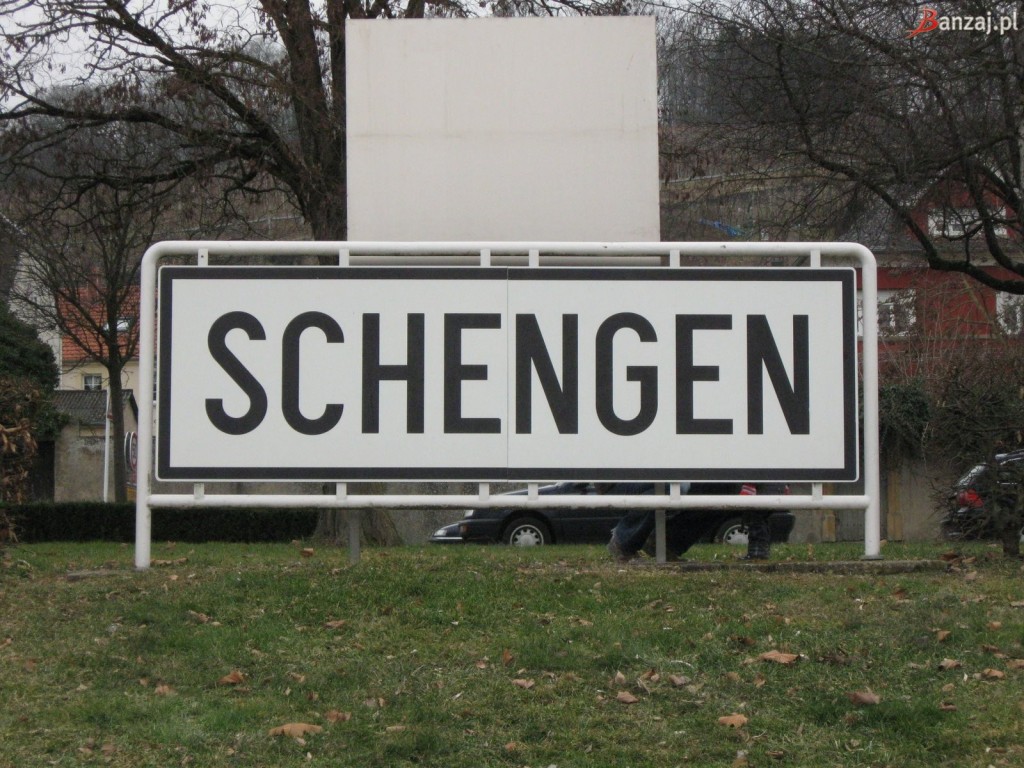 Partidul liberal olandez VVD al premierului Mark Rutte a propus miercuri crearea unei 'minizone Schengen' pentru a se proteja de migranți