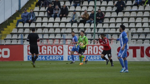 Bălgrădean (la minge) vrea un rezultat pozitiv şi cu ASA (foto: Alexandru Vîrtosu)