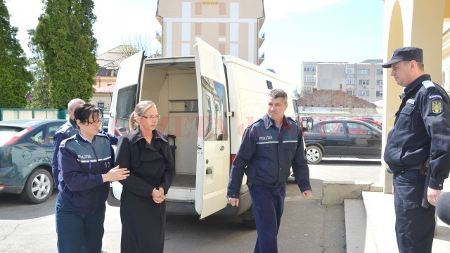 Cristina Calangiu a fost arestată joi, pe 16 aprilie, iar ieri, Curtea de Apel Craiova a respins contestația formulată de avocatul său (Foto: GdS)