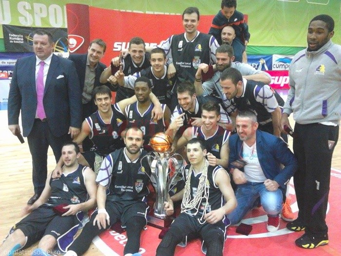 Jucătorii de la BC Timişoara au cucerit Cupa României (foto: Opinia Timişoarei)