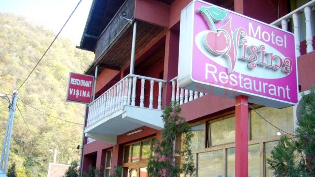 Restaurantul Vişina, unul dintre cele deja închise de inspectorii antifraudă  pentru lipsa bonului fiscal (FOTO: Eugen Măruţă)