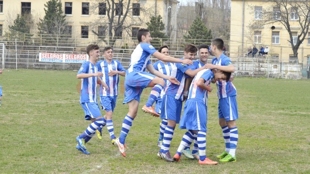 Elevii lui Nelu Petrișor continuă drumul spre titlul național (Foto: Alexandru Vîrtosu)