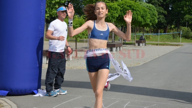 Alexia Șovar, atletă de performanță, a câștigat cursa fetelor
