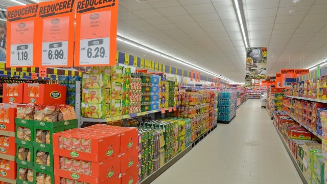 De luni, alimentele ar trebui să fie mai ieftine cu 15%, potrivit diminuării taxei pe valoarea adăugată (FOTO: arhiva GdS)