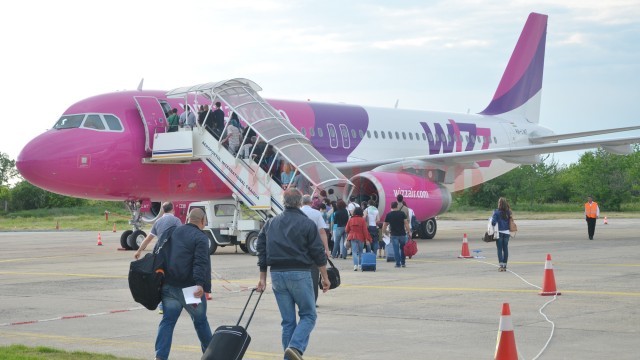 Pe perioada verii, Wizz Air nu zboară de la Craiova (FOTO: Arhiva GdS)