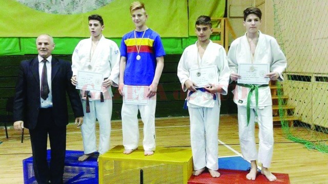 Adrian Şulcă a cucerit medalia de aur la Campionatul Balcanic din Muntenegru