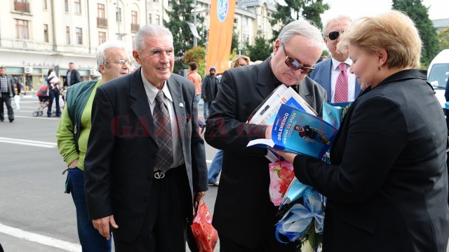 Ultima vizită a lui Cernăianu (foto, în stânga) în Craiova a fost în 2009, la lansarea unei cărți despre Oblemenco (foto: arhivă GdS)