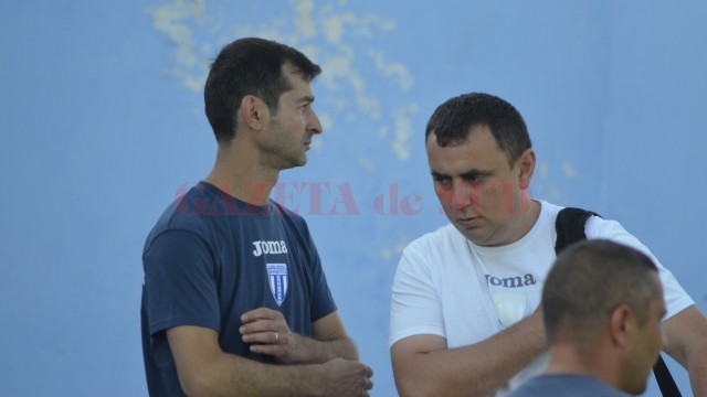 Claudiu Stamatescu (în albastru) este noul medic al echipei
