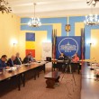 Dezbaterea despre soarta drumurilor din Oltenia a avut loc în sala video a Prefecturii Dolj