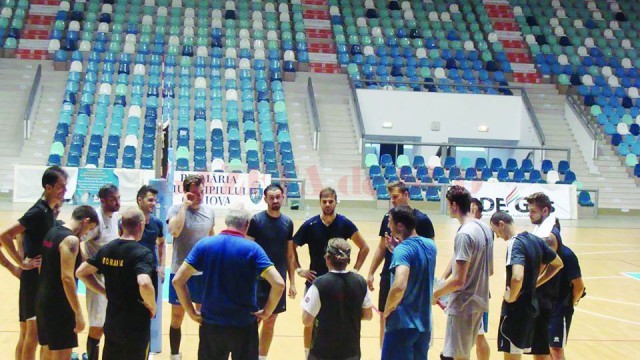 Voleibaliştii tricolori vor susţine şi la Craiova meciuri din Liga Europeană