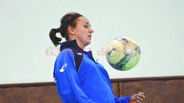 Nicoleta Bărbos este spaima portarilor din echipele adverse. Jucătoarea a ales Craiova, după ce a refuzat oferta campioanei.