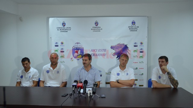 La conferință au fost prezenți Zlatko Jovanovic (stânga), Cătălin Burlacu, Marius Barcan, Oliver Popovic și Vladimir Vuksanovic (foto: Bogdan Grosu)
