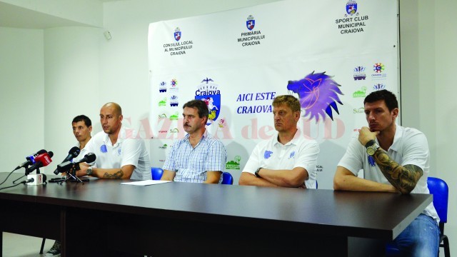 La conferință au fost prezenți Zlatko Jovanovic (stânga), Cătălin Burlacu, Marius Barcan, Oliver Popovic și Vladimir Vuksanovic (Foto: Bogdan Grosu)