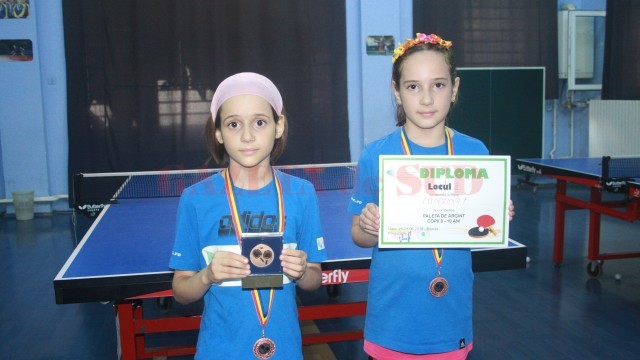 Surorile Nedelcu au ajutat echipa să ia medalie de bronz (foto: Traian Mitrache)