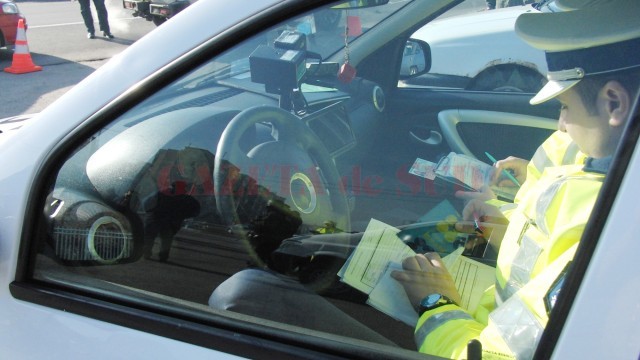 Polițiștii de la Rutieră l-au prins de mai multe ori conducând fără permis pe craioveanul de 26 de ani (Foto: Arhiva GdS)