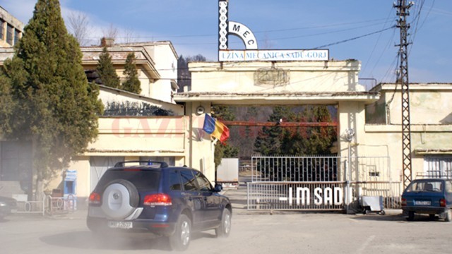 Uzina Mecanică de la Sadu a cedat gratuit terenuri şi construcţii Consiliului Judeţean Gorj (FOTO: Eugen Măruţă)