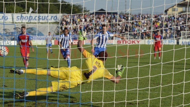 Bogdan Vătăjelu a marcat din penalti, dar golul său nu a contat la final (foto: Alexandru Vîrtosu)