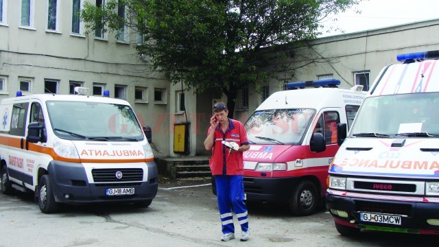 Copilul a fost transportat cu o ambulanţă la Bucureşti