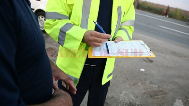 Gorj: Un tânăr fără permis auto, reținut după ce a provocat un accident rutier