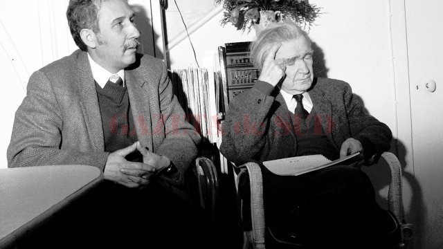 Marin Sorescu și Emil Cioran, în mansarda lui Cioran (Paris, ianuarie 1990) (Foto: Alexandre Vajaianu)