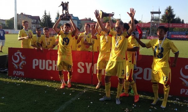 Tricolorii Under 17 au reuşit să cucerească un trofeu important în Polonia (foto: frf.ro)