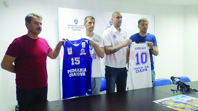 Marius Barcan, Dordje Micic, Cătălin Burlacu şi Oliver Popovic au prezentat noul echipament (Foto: Daniela Mitroi-Ochea)