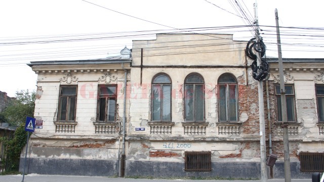 Proprietarii clădirilor monument istoric din Craiova scapă, cel puțin în 2016,  de impozitul pe paragină (Foto: Traian Mitrache)