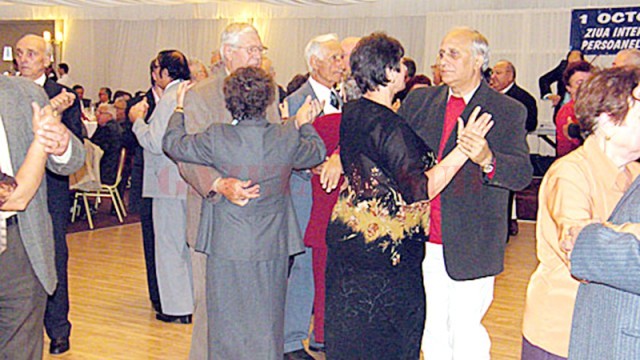Bal pentru pensionari (Foto: Eugen Măruţă)