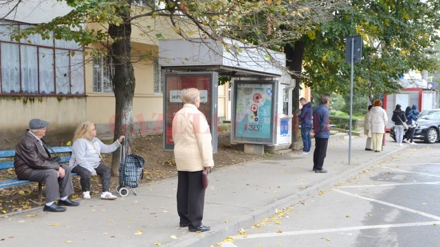Mai multe stații de autobuz acoperite ar trebui să apară în primăvara anului viitor în Craiova (FOTO: Lucian Anghel)