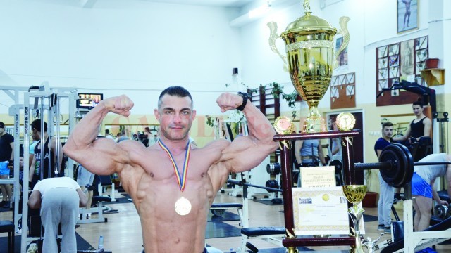 Cristi Firică a revenit spectaculos în circuit şi a pus în vitrina CS Gladiator Gym un trofeu important (Foto: Alexandru Vîrtosu)