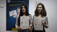 Izabela Tiberiade și Teodora Șerbana, doi dintre cei șapte elevi care au obținut distincții la olimpiadele internaționale în 2015 