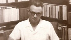 Profesorul universitar Pavel Țugui, în preajma cărților dragi sufletului său (Arhiva: Pavel Țugui)