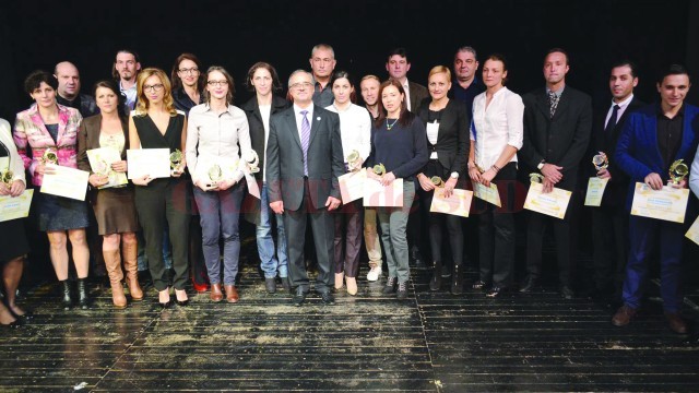După ce au urcat pe podium la marile competiţii, marii sportivi care au absolvit FEFS Craiova au fost premiaţi la împlinirea a 25 de ani de existenţă a facultăţii