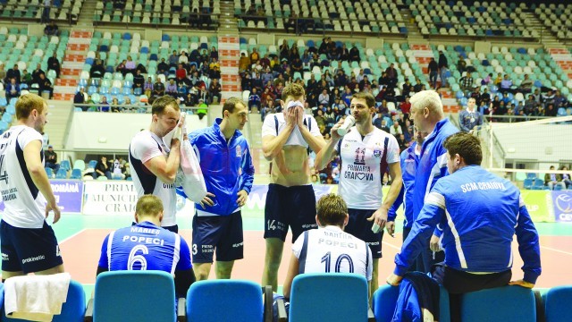 În ciuda programului încărcat, jucătorii craioveni obțin victorie după victorie în campionat (Foto: Bogdan Grosu)