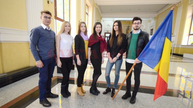 Studenții basarabeni de la Universitatea din Craiova sărbătoresc an de an Ziua Națională a României la Alba Iulia (Foto: GdS)