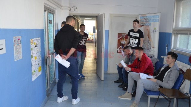 Fotbaliștii de la CSU au susținut testele pentru obținerea vizei medicale (foto: Alexandru Vîrtosu)