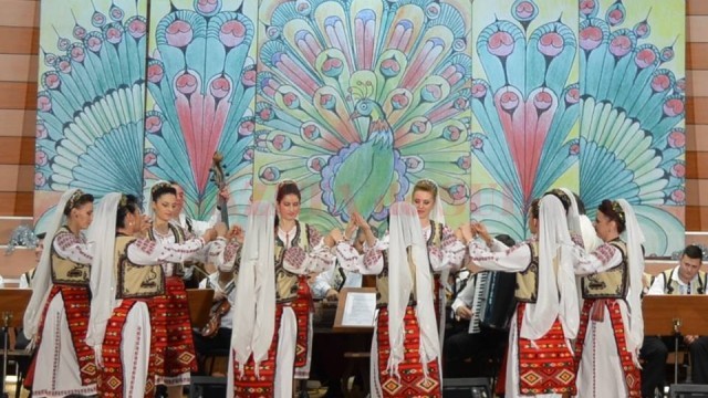 Ansamblul Folcloric „Maria Tănase“  oferă craiovenilor un „Vis de iarnă“ de Ziua Culturii Naționale (Foto: Ansamblul Maria Tănase)