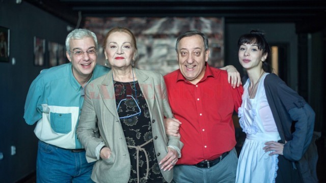 Cătălin Crișan, Olga Delia Mateescu, Tudorel Filimon și Alexandra Sălceanu îi invită  pe craioveni în „Cabina actorilor“ (Foto: ziare.com)
