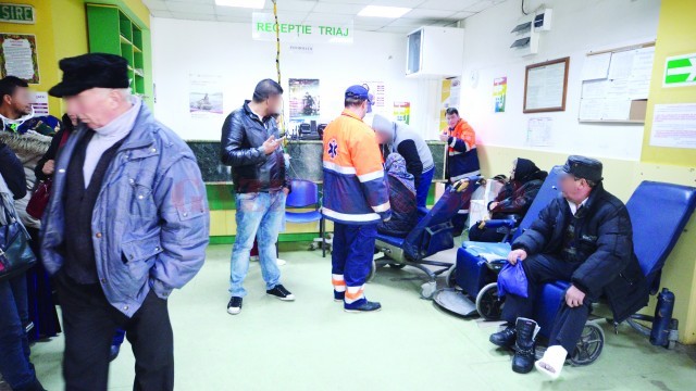 Un bolnav de cancer a venit în Urgența Spitalului Județean Craiova pentru îngrijiri medicale, dar s-a ales cu capul spart (Foto: arhiva GdS)