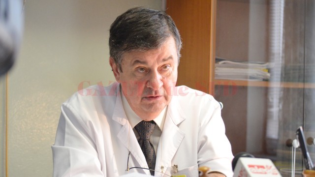 Prof. univ. dr. Florinel Bădulescu, șeful Clinicii de Oncologie a SJU, spune că bolnavul trebuie să fie plasat mereu în centrul sistemului (Foto: Traian Mitrache)