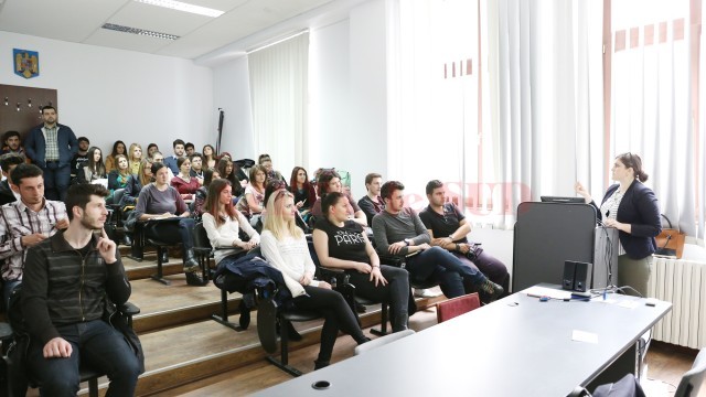Tinerii craioveni, aşteptaţi la competiţia de antreprenoriat social (Foto: Lucian Anghel)