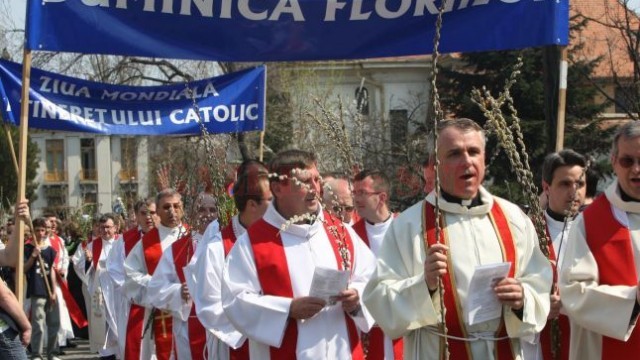 Catolicii sărbătoresc Floriile