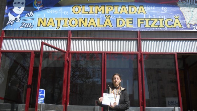 Elisa Bănica, eleva Liceului „Mihai Viteazul“ din Băilești, calificată pentru trei olimpiade naționale