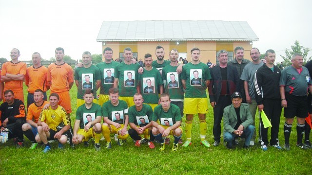 Viitorul Ghindeni (tricouri verzi) a păstrat trofeul primei ediţii a Memorialului „Florin Oprea“