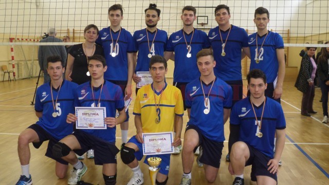 Voleibaliștii de la CN „Nicolae Titulescu” au cucerit medaliile de aur (foto: Daniela Mitroi-Ochea)