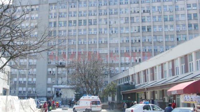 În toiul scandalului, unele unități medicale din Oltenia au decis să nu mai sterilizeze secțiile și sălile de operație cu acești dezinfectanți, altele încă îi utilizează (Foto: Arhiva GdS)