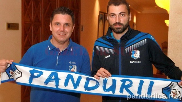 Narcis Răducan (stânga) i-a mulțumit lui Ropotan pentru colaborare (foto: panduriics.ro)