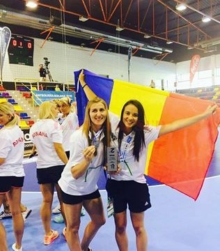 Alexandra Andrei și Cristina Florica, cele două handbaliste care au reprezentat SCM Craiova la Campionatul Mondial Universitar