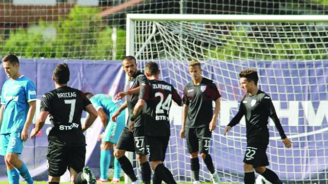 Măzărache şi Zlatinski (în centru) au marcat două goluri importante pentru moral în partida cu Zenit (Foto: csuc.ro)