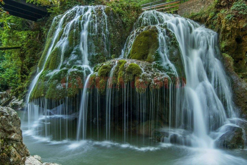Legenda Cascadei Bigar, una dintre cele mai frumoase caderi de apa ale Terrei